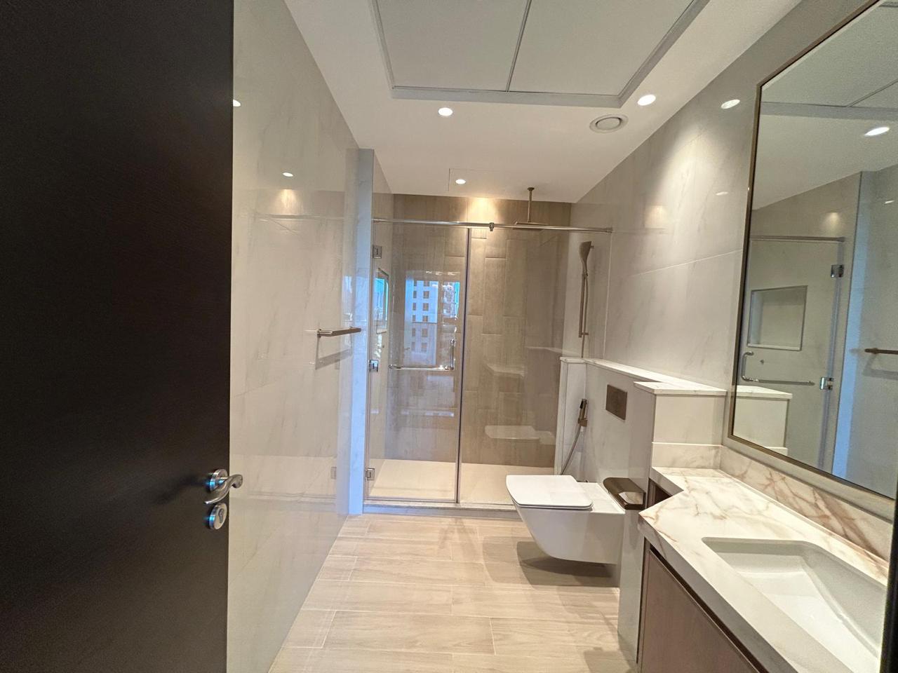 3 Bedrooms Apartment in Elite Downtown Residence 2