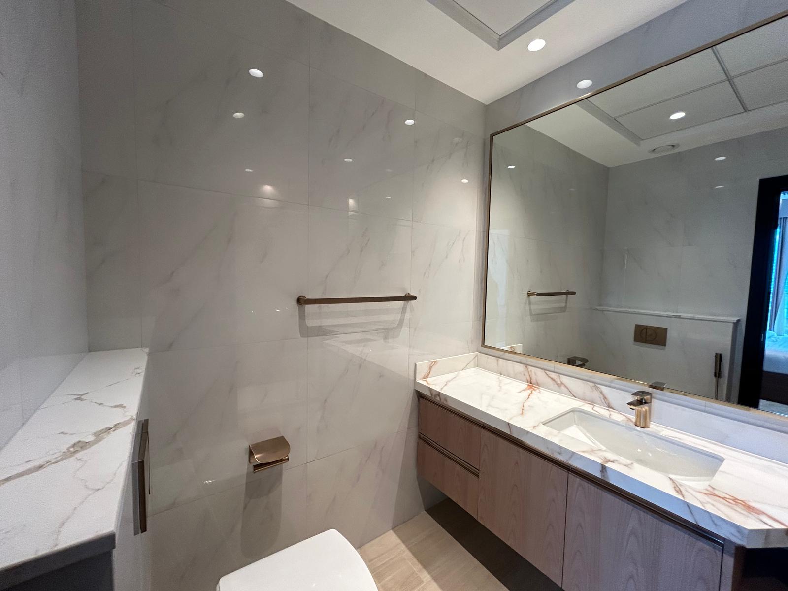 1 Bedroom Apartment in Elite Downtown Residence 2