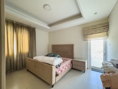 5 Bedrooms Villa in B Villas