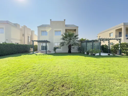 5 Bedrooms Villa in B Villas
