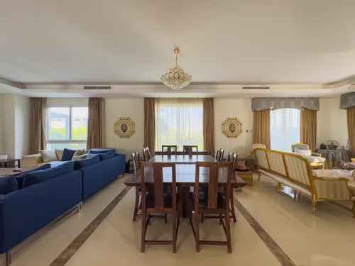 5 Bedrooms Villa in B Villas