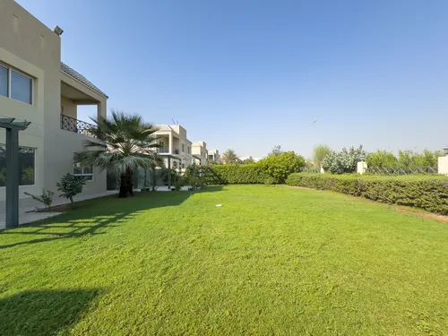 5 Bedrooms Villa in B Villas