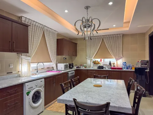 5 Bedrooms Villa in B Villas