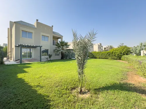 5 Bedrooms Villa in B Villas