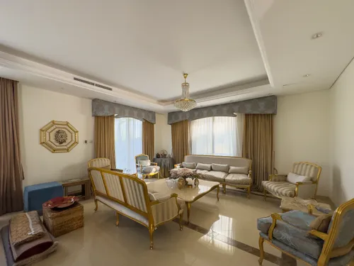 5 Bedrooms Villa in B Villas