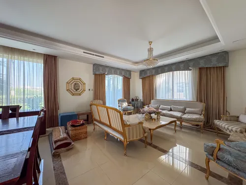 5 Bedrooms Villa in B Villas