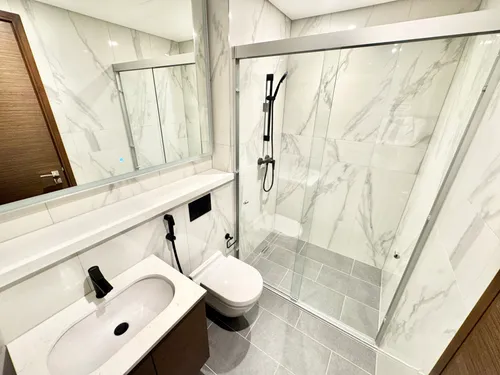 2 Bedrooms Apartment in The Crest Tower D