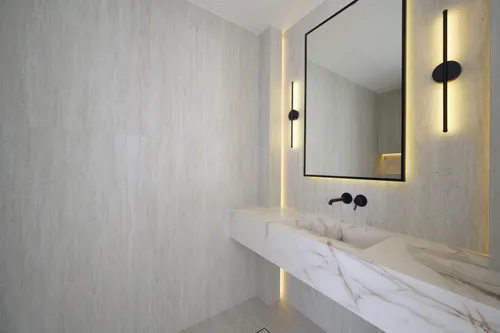 5 Bedrooms Villa in Entertainment Foyer