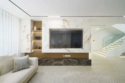 5 Bedrooms Villa in Entertainment Foyer