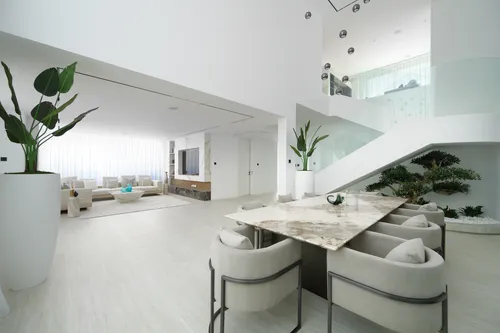 5 Bedrooms Villa in Entertainment Foyer