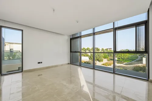 4 Bedrooms Villa in Golf Place 1