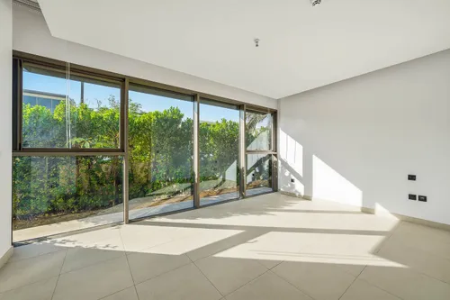 4 Bedrooms Villa in Golf Place 1