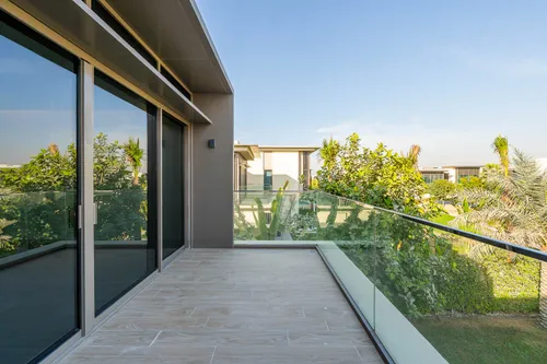 4 Bedrooms Villa in Golf Place 1