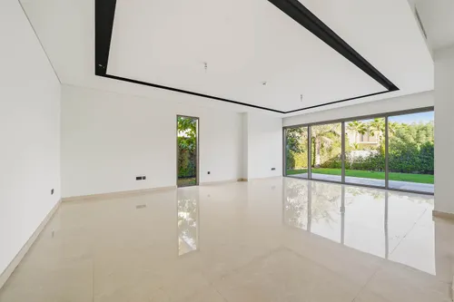 4 Bedrooms Villa in Golf Place 1