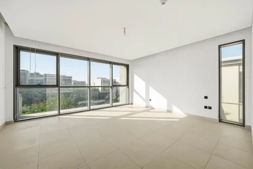 4 Bedrooms Villa in Golf Place 1