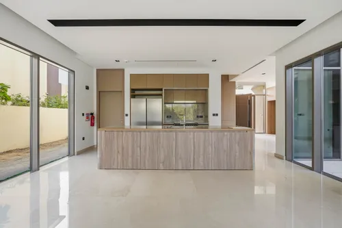 4 Bedrooms Villa in Golf Place 1