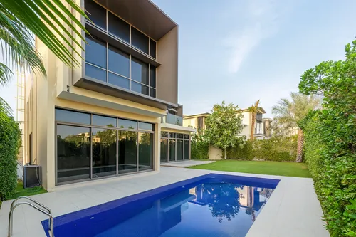 4 Bedrooms Villa in Golf Place 1