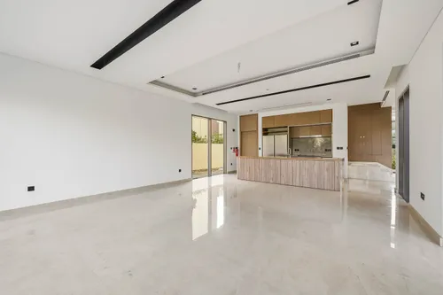 4 Bedrooms Villa in Golf Place 1