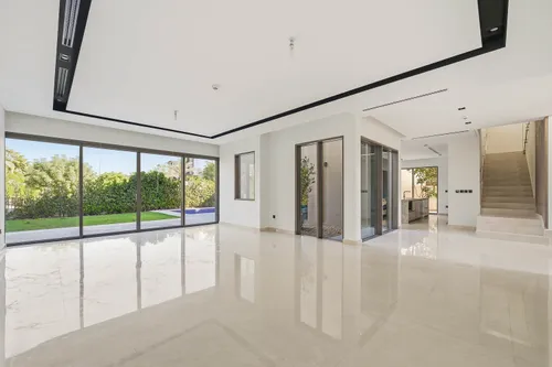 4 Bedrooms Villa in Golf Place 1