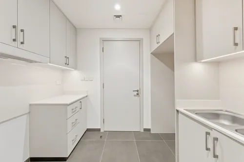 4 Bedrooms Townhouse in June