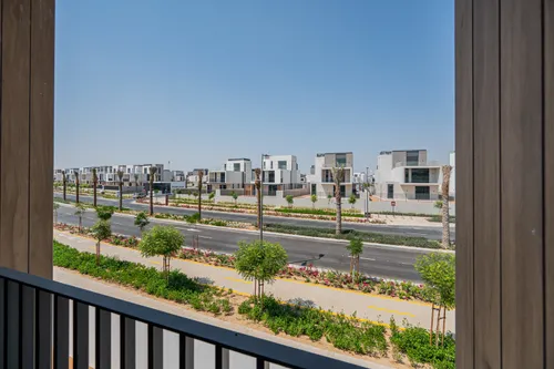4 Bedrooms Townhouse in June
