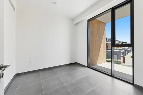 4 Bedrooms Townhouse in June