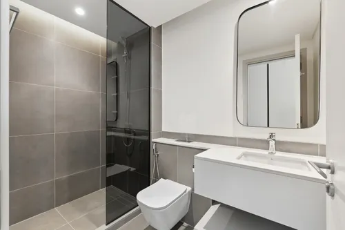 4 Bedrooms Townhouse in June