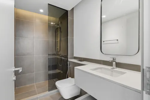4 Bedrooms Townhouse in June