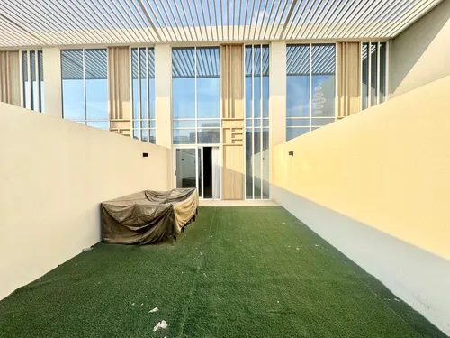 2 Bedrooms Townhouse in Rukan Lofts