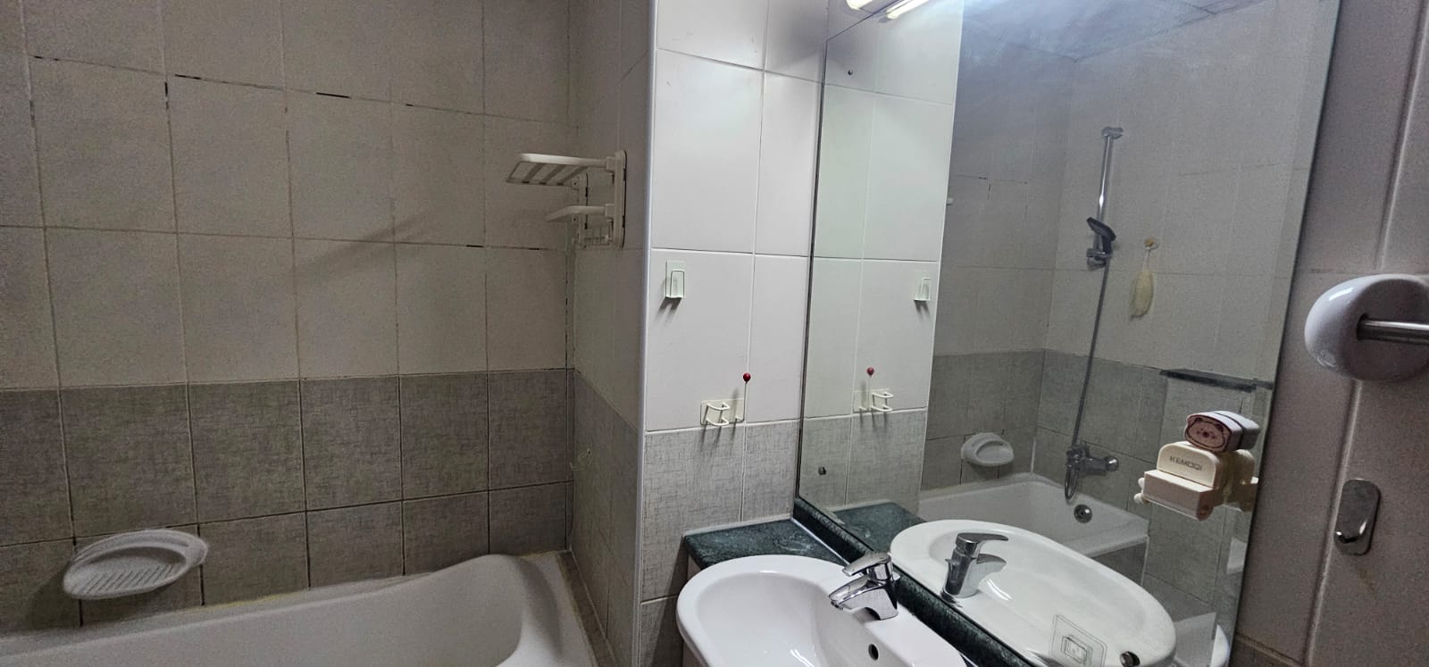  Apartment in Lake City Tower