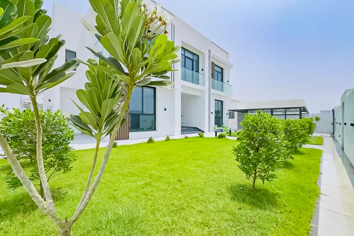 5 Bedrooms Villa in Al Barsha South 2