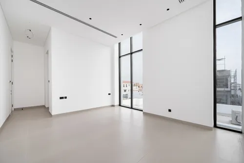 5 Bedrooms Villa in Dubai Silicon Oasis