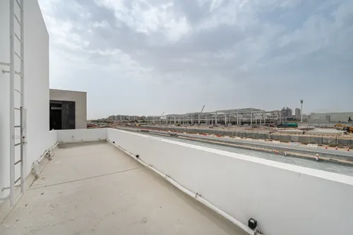 5 Bedrooms Villa in Dubai Silicon Oasis