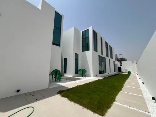 5 Bedrooms Villa in Dubai Silicon Oasis