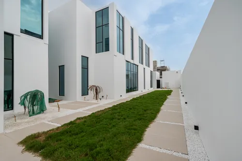 5 Bedrooms Villa in Dubai Silicon Oasis
