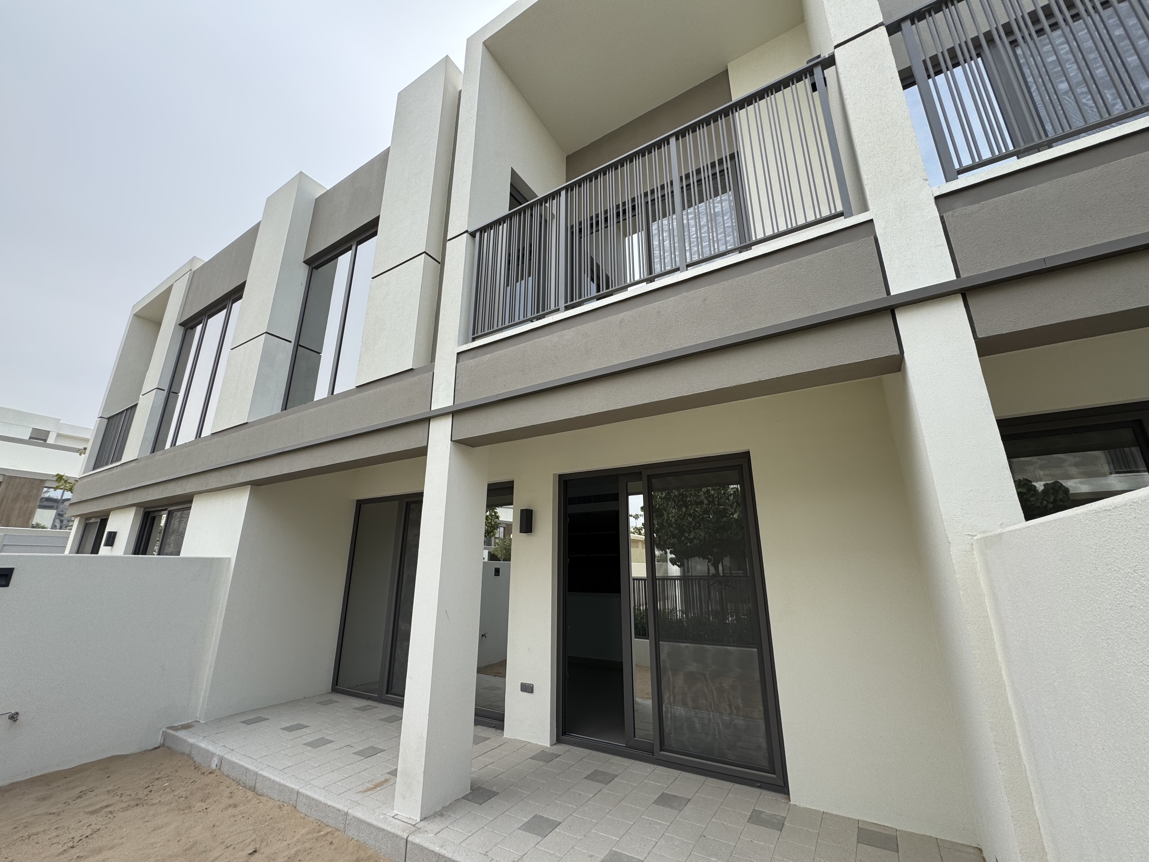 3 Bedrooms Townhouse in Aura 1
