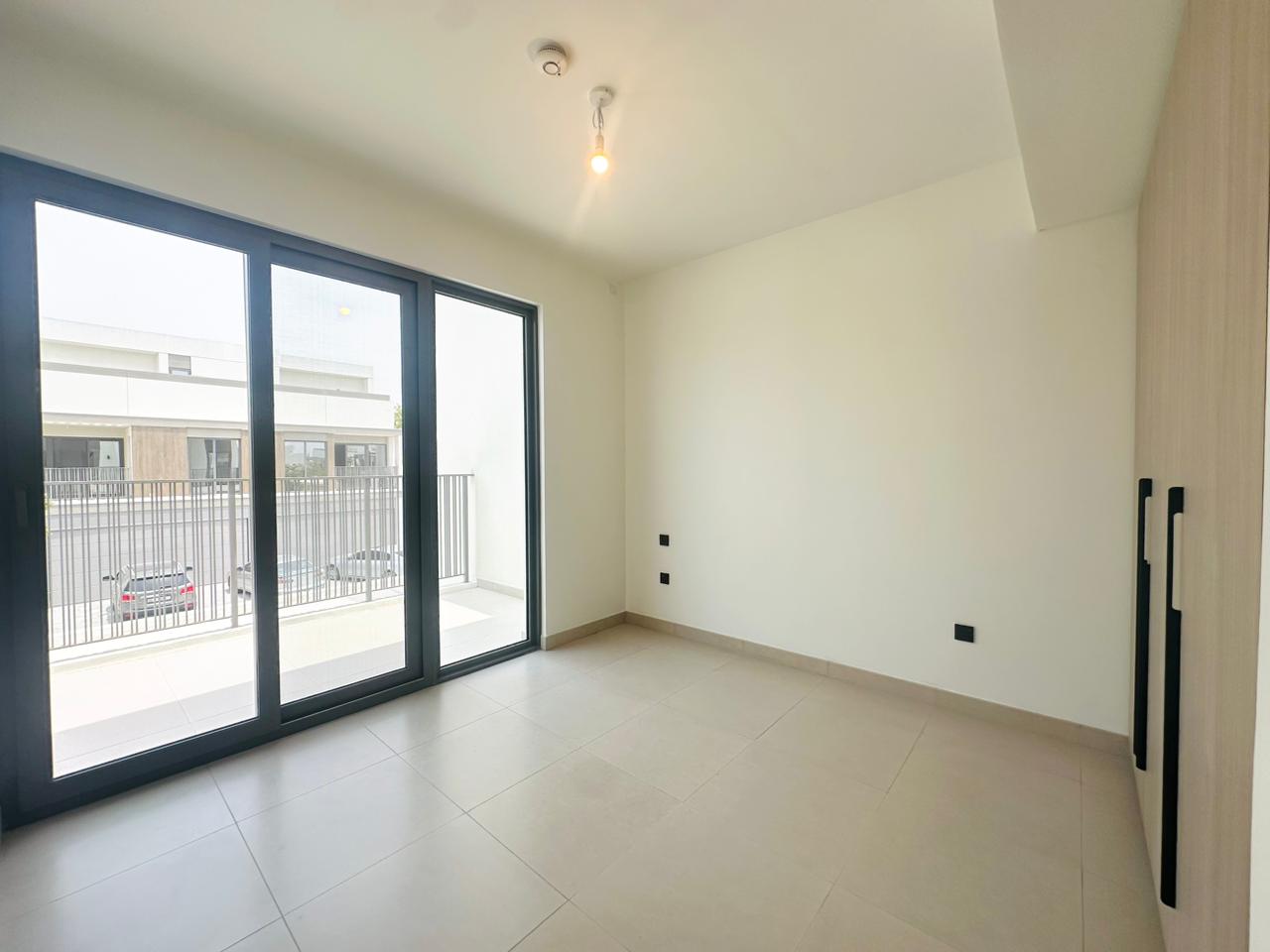 3 Bedrooms Townhouse in Aura 1