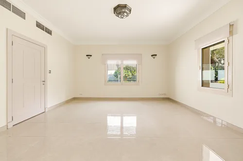 5 Bedrooms Villa in Emirates Hills