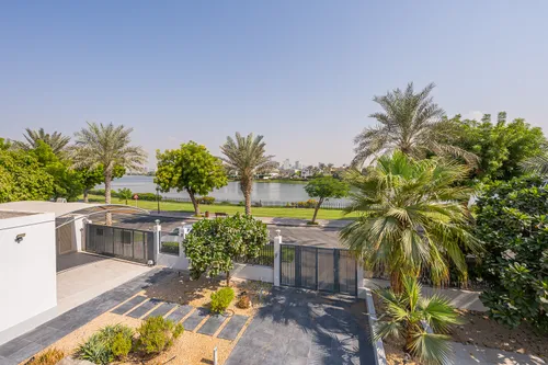 5 Bedrooms Villa in Emirates Hills