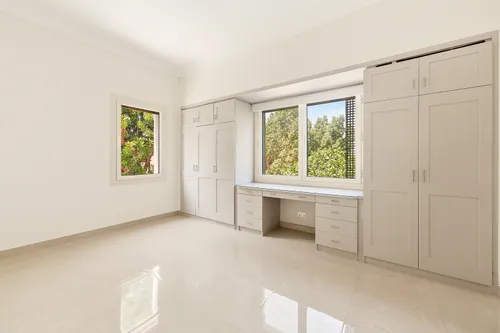 5 Bedrooms Villa in Emirates Hills