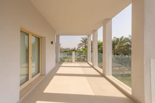 5 Bedrooms Villa in Emirates Hills