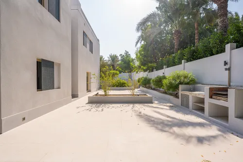 5 Bedrooms Villa in Emirates Hills