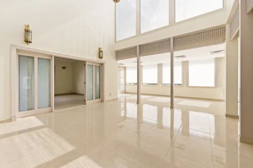 5 Bedrooms Villa in Emirates Hills