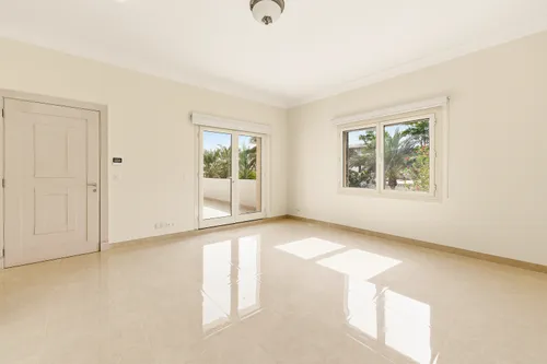 5 Bedrooms Villa in Emirates Hills