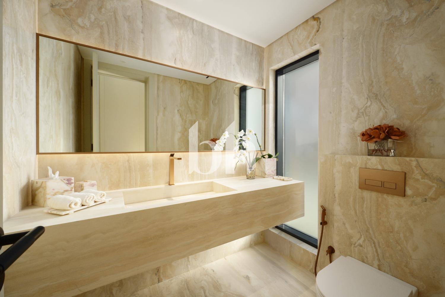 5 Bedrooms Villa in Entertainment Foyer