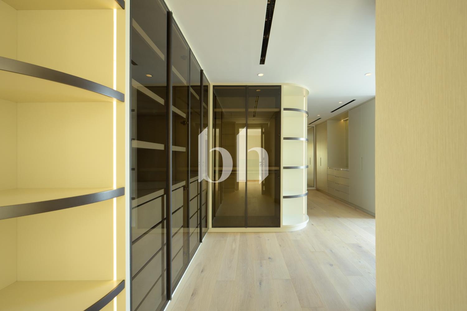 5 Bedrooms Villa in Entertainment Foyer