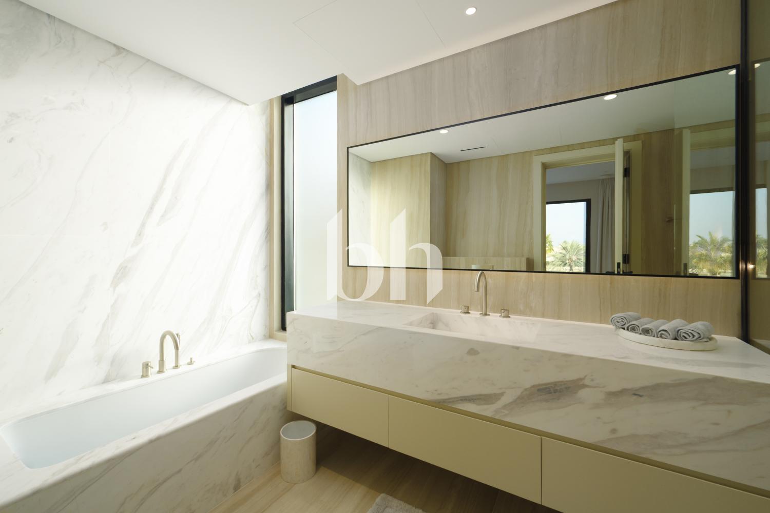 5 Bedrooms Villa in Entertainment Foyer