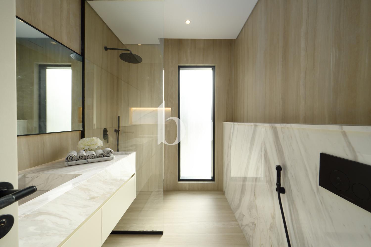 5 Bedrooms Villa in Entertainment Foyer