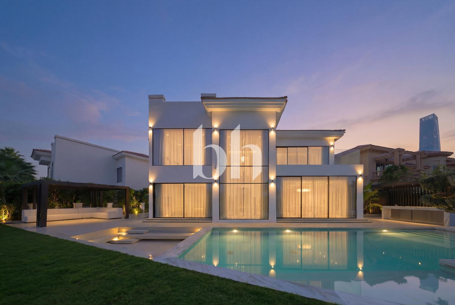 5 Bedrooms Villa in Entertainment Foyer