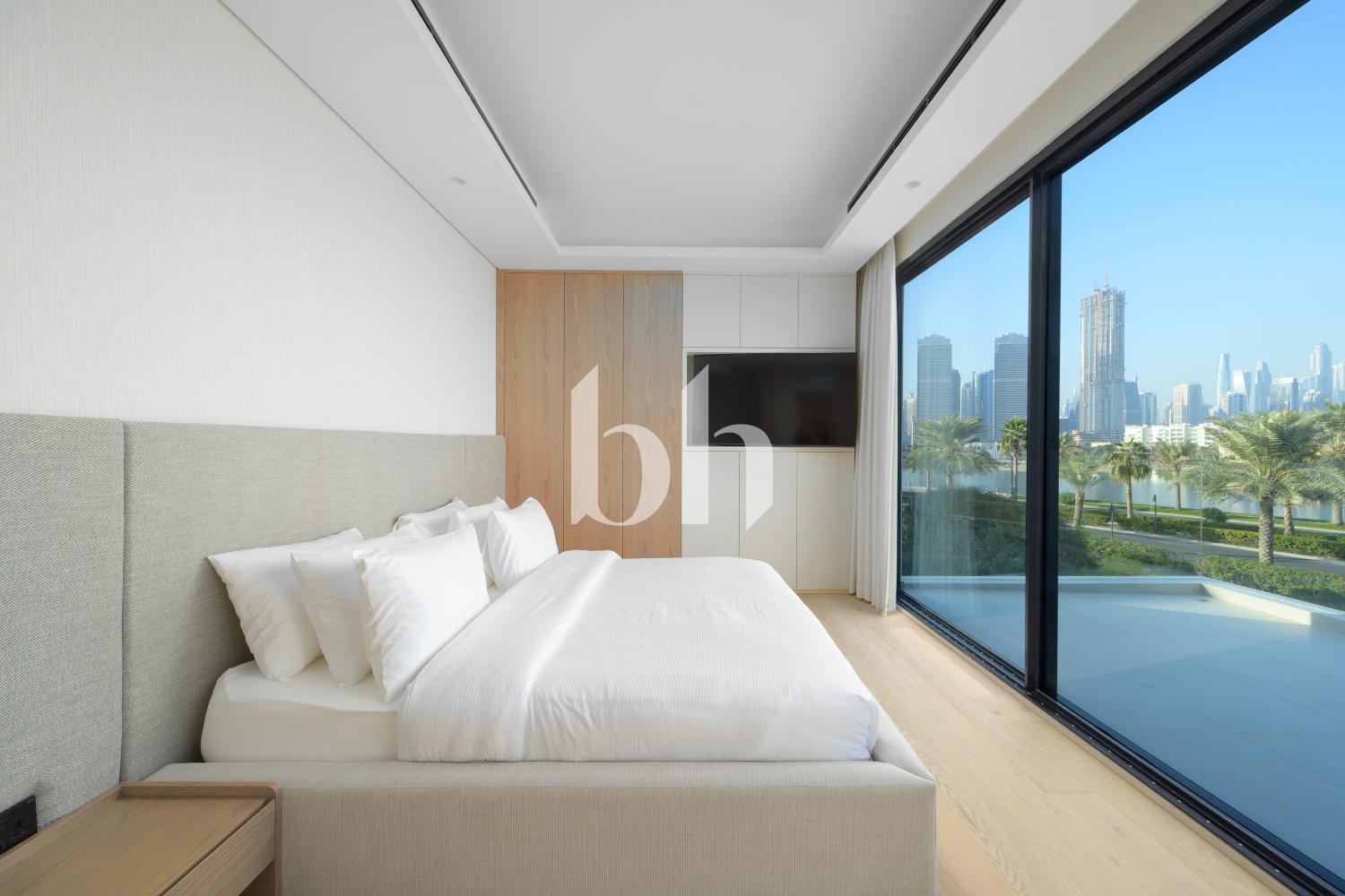 5 Bedrooms Villa in Entertainment Foyer